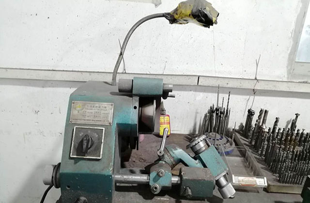 cnc數(shù)控車床加工廠數(shù)控車床加工鋁料如何確保尺寸的精確度？